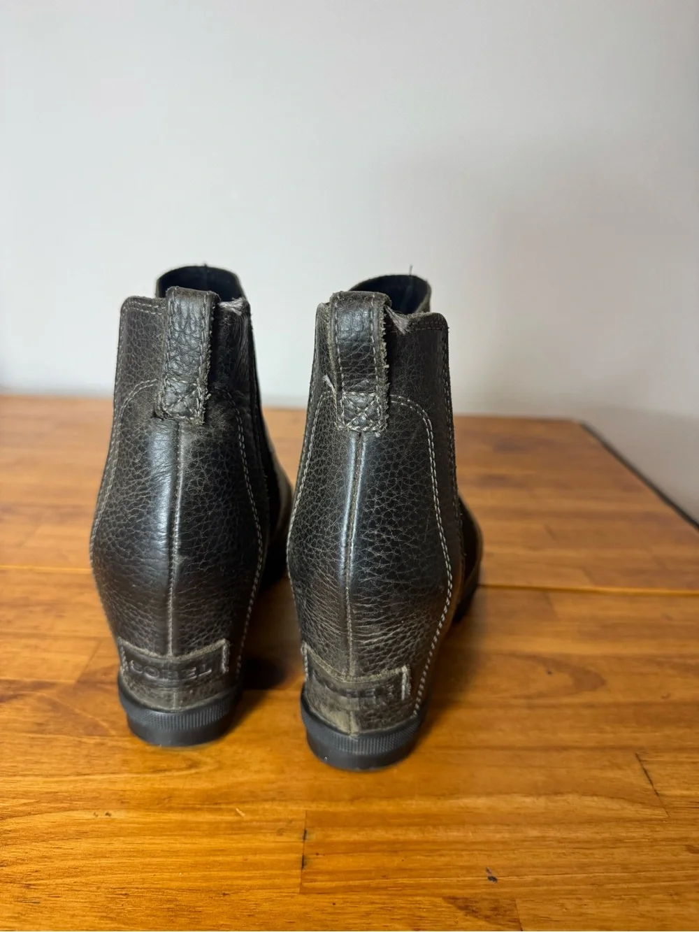 Joan Of Arctic Wedge II Leather Chelsea Pull On Ankle Boots Size 8.5